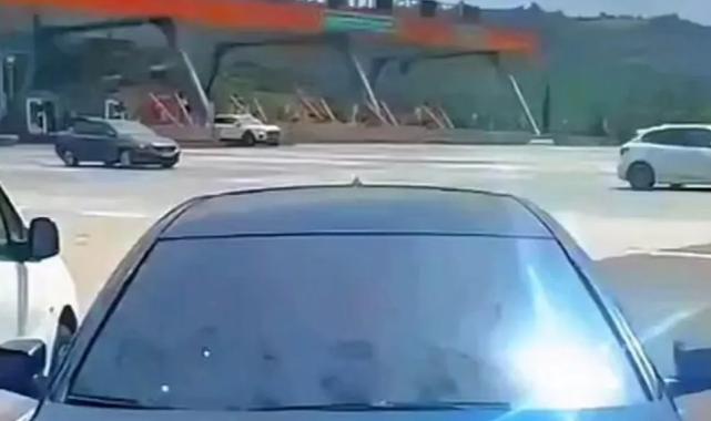 Bursa’da çakarlı araç Jandarma’dan kaçamadı!