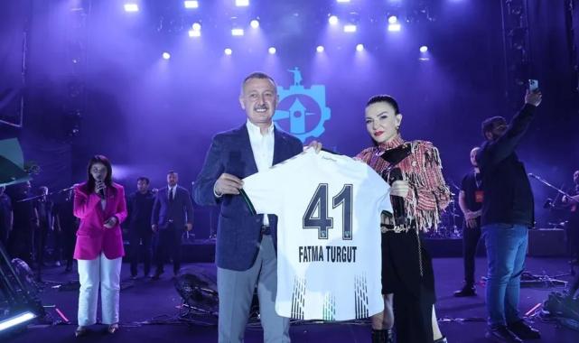 Büyükakın forma verdi, Fatma Turgut kutladı