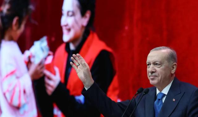 Cumhurbaşkanı Erdoğan’dan Kızılay’a övgü
