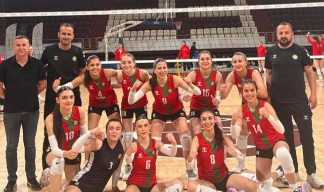 DBB Genç Kadınlar Voleybol Takımı Türkiye Şampiyonası’na galibiyetle başladı