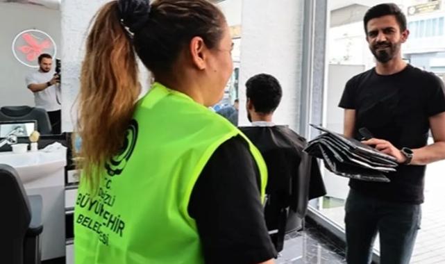 Denizli Büyükşehir berberlere penuar dağıtımına başladı