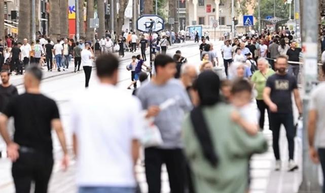 Denizli’nin kalbi yine bulvarlarda attı