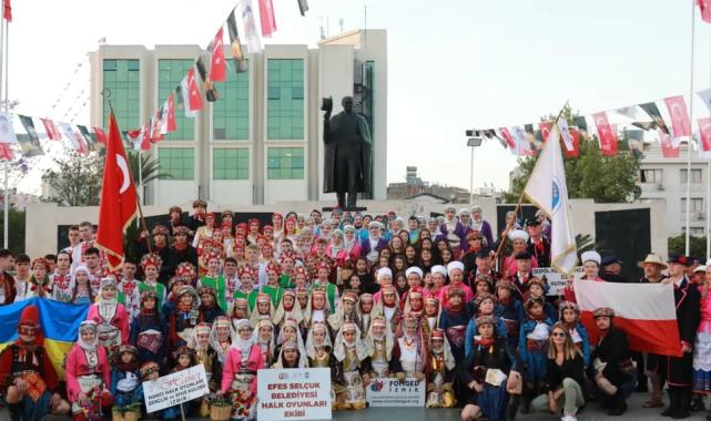 Efes Selçuk’ta Kültürler Uluslararası Halk Oyunları Şenliği ile buluşuyor