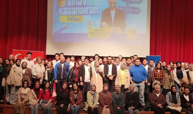 ‘Gri Koç’, Bursalı gençlere sınav kazandıran taktikleri anlattı