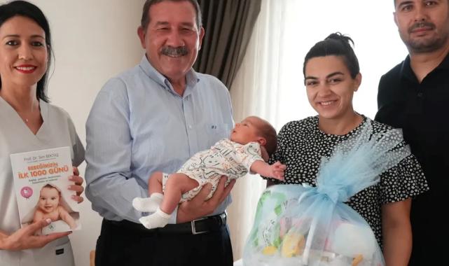 Hoş geldin bebek projesi ile ailenin yeni üyeleri evlerinde ziyaret ediliyor