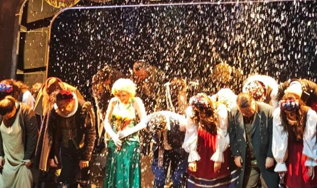 İstanbul’da Kocaeli Şehir Tiyatroları rüzgârı esti