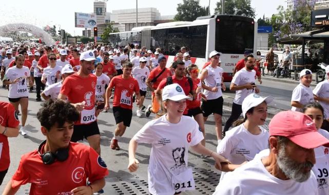 İzmir Karabağlar’da 19 Mayıs Coşkusu