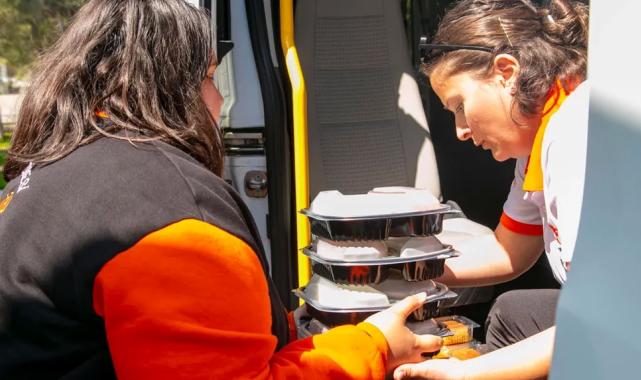İzmir’de taziye evlerine yemek hizmetine başladı