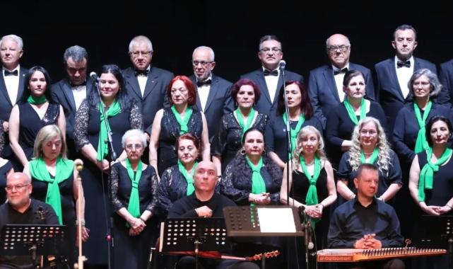 İzmit Belediyesi Türk Sanat Müziği Korosundan muhteşem konser 