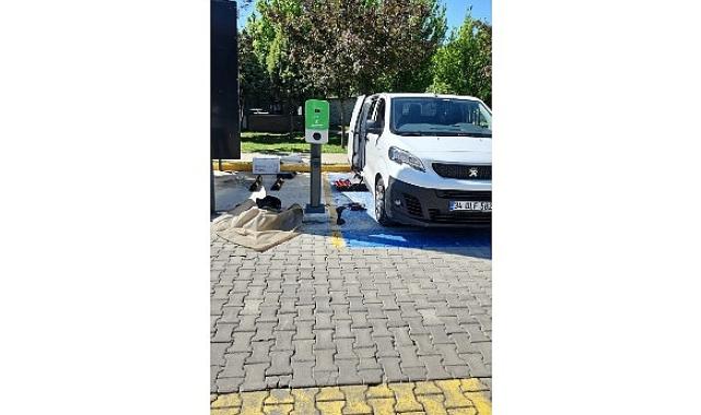 Kartepe’de Çevreci Ulaşım İçin Şarj İstasyonları Hizmete Açıldı