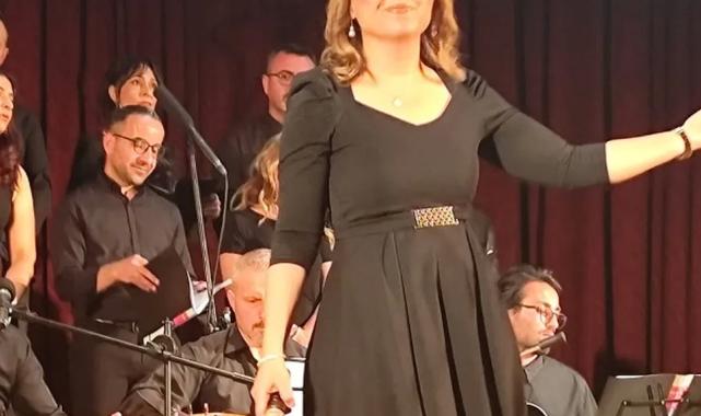 Kayserili öğretmenden Atatürk şarkıları