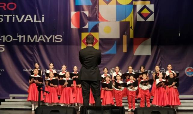 Kocaeli Çocuk Korosu gururlandırdı