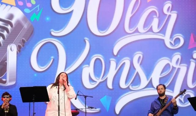 Kocaeli’de 90’lar konseri mest etti