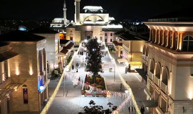 Konya şehir merkezi Kurban Bayramı öncesi ışıl ışıl oldu