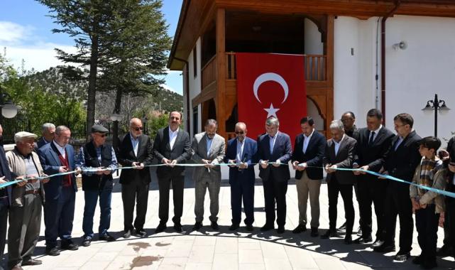 Konya’da Ecevitzade Kadı Mehmed Efendi Camii açıldı