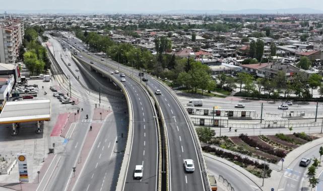 Konya’nın en yoğun kavşağında yeni asfalt