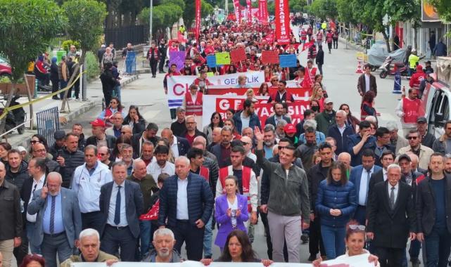 Manisa’da Başkan Zeyrek emekçilerle omuz omuza yürüdü