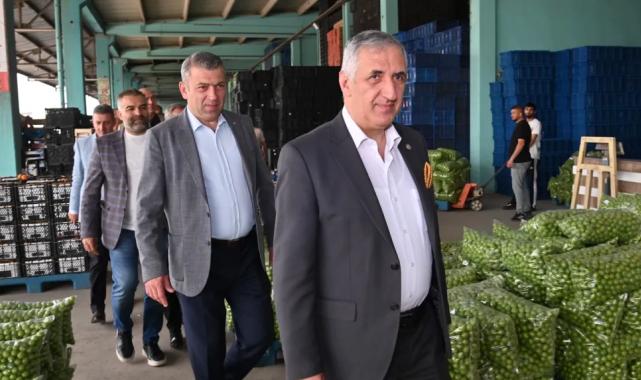 Manisa’da Turgutlu Sebze ve Meyve Hali açıldı