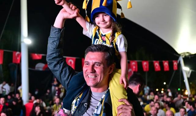 Manisalılar finali Başkan Zeyrek’le izledi