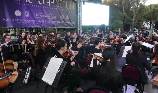 Muğla korolar şenliği görkemli bir açılışla başladı