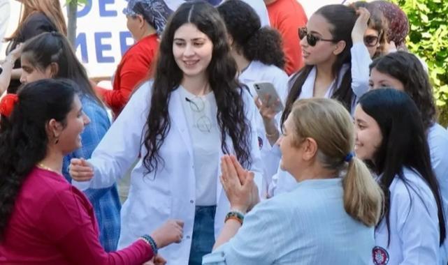 Otist çocuklara Adanalı öğrencilerden yardım eli