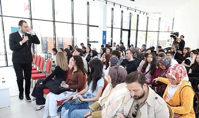 Prof. Dr. Samur, gençlerle yapay zekâyı konuştu