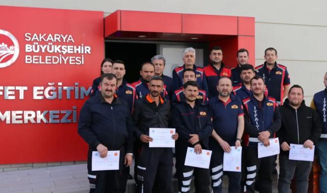 Sakarya İtfaiyesi eğitimlerle rol şehir oluyor
