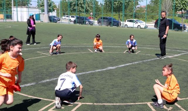 Sakarya’da ‘Geleneksel Çocuk Oyunları Şenliği’ başladı