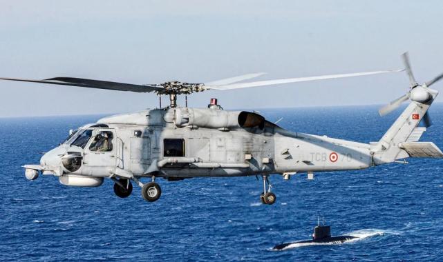 SH-70 helikopteri denize acil iniş yaptı!