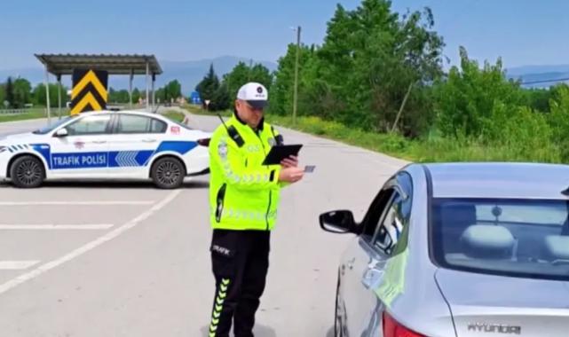 Trafik denetimlerinde rekor! 496 bin araca ceza kesildi!