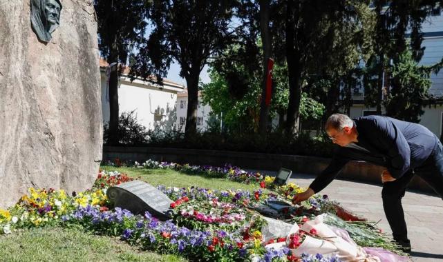 Zübeyde Hanım’ın anıt mezarına ziyaret