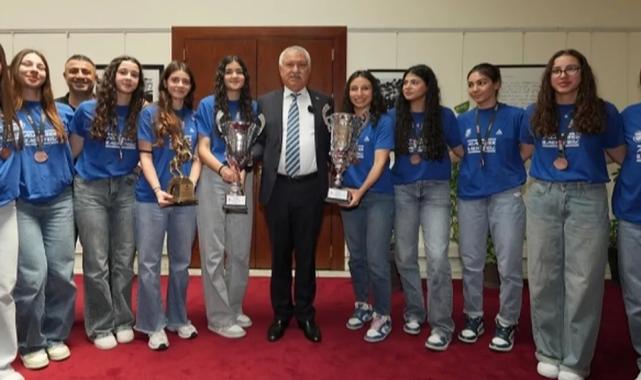 Adana Büyükşehir Belediyesi’nin kız takımından büyük başarı