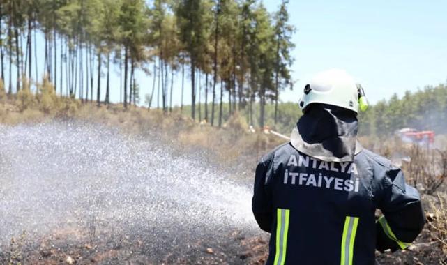 Antalya İtfaiyesi’nden orman yangınlarına müdahale