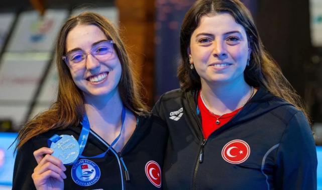 Artistik yüzmede tarihi başarı