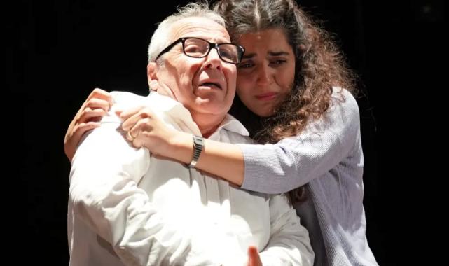 Ayvalık Belediye Tiyatrosu’na üç dalda ödül