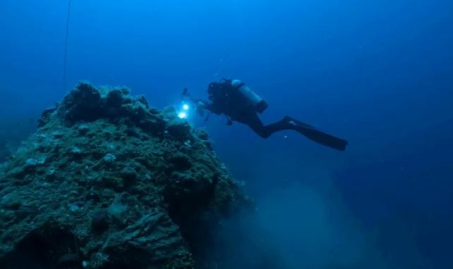 Balıkesir Büyükşehir denizleri hayalet ağlardan arındırıyor