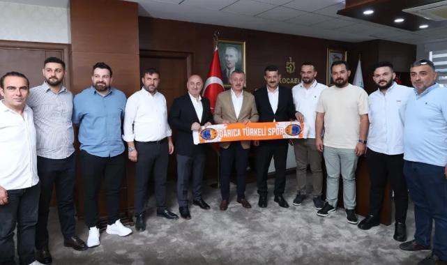 Başkan Büyükakın şampiyon sporcuları ağırladı