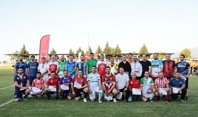 Başkan Çavuşoğlu turnuvanın açılışını yaptı, dostluk kazandı