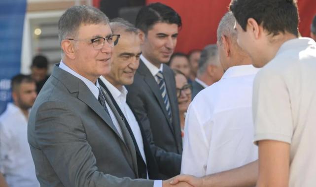 Başkan Tugay İZSU çalışanlarıyla bayramlaştı