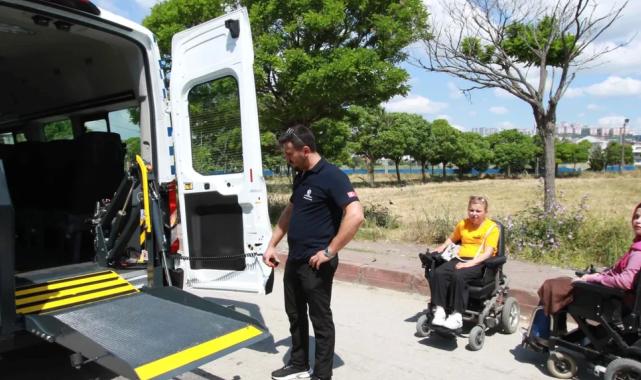 Bir rampa, iki hayat; “Engelsiz Taksi” umut oluyor