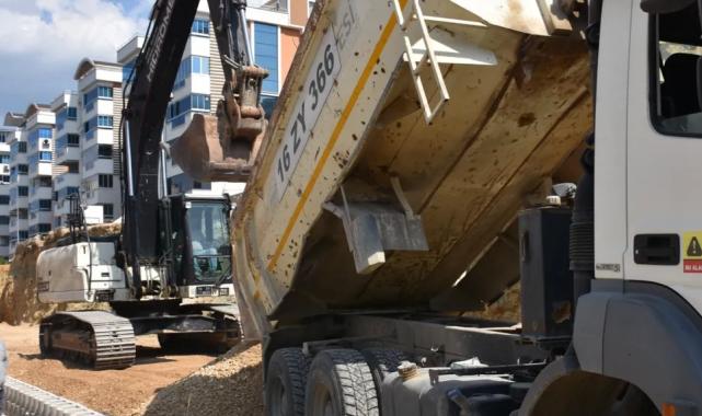 Bursa Gemlik’te yol açma çalışmaları hız kesmeden sürüyor