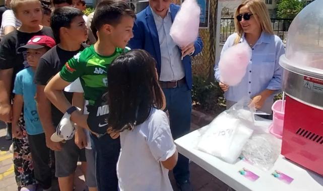 Bursa’da örnek vatandaşın karne hediyesi ‘pamuk şekeri’ oldu