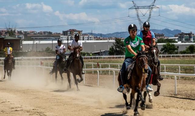 Bursa’da rahvan atları şampiyonluk için koştu