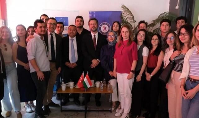 Büyükelçi Viktor Mátis, Eskişehirli gençlerle buluştu