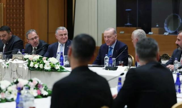 Cumhurbaşkanı Erdoğan’dan Süper Lig’e yükselen takımlara tebrik