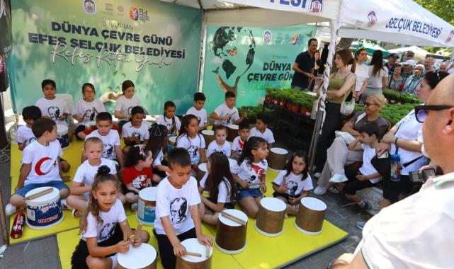 Efes Selçuk’ta çocuk müzisyenlerden ‘çevre’ ritmi