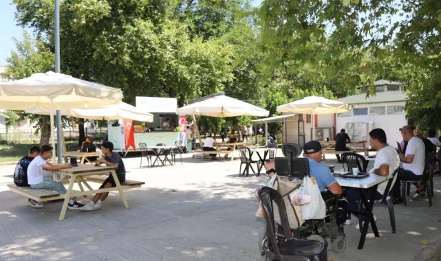 Engelsiz kafe yenilenen yüzüyle hizmete devam ediyor