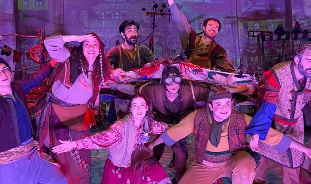 Gaziantep Şehir Tiyatrosu’na “Yılın Tiyatro Ekibi” ödülü