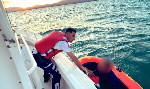 Genç turist İznik Gölü’nde mahsur kaldı!