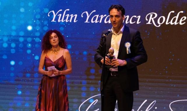 İzmir Şehir Tiyatroları’na anlamlı ödül